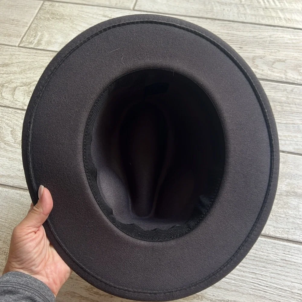 Hat - Picture 5 of 6